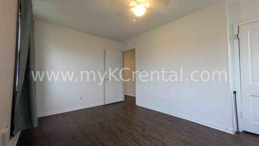 730 W Park St - Photo 6 of 11