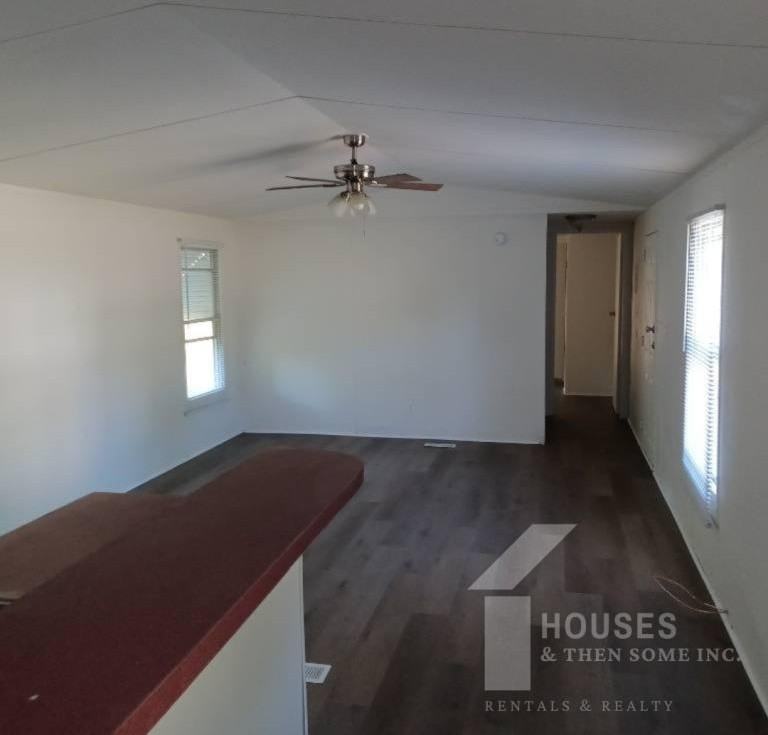210 Douglas St - Photo 2 of 21