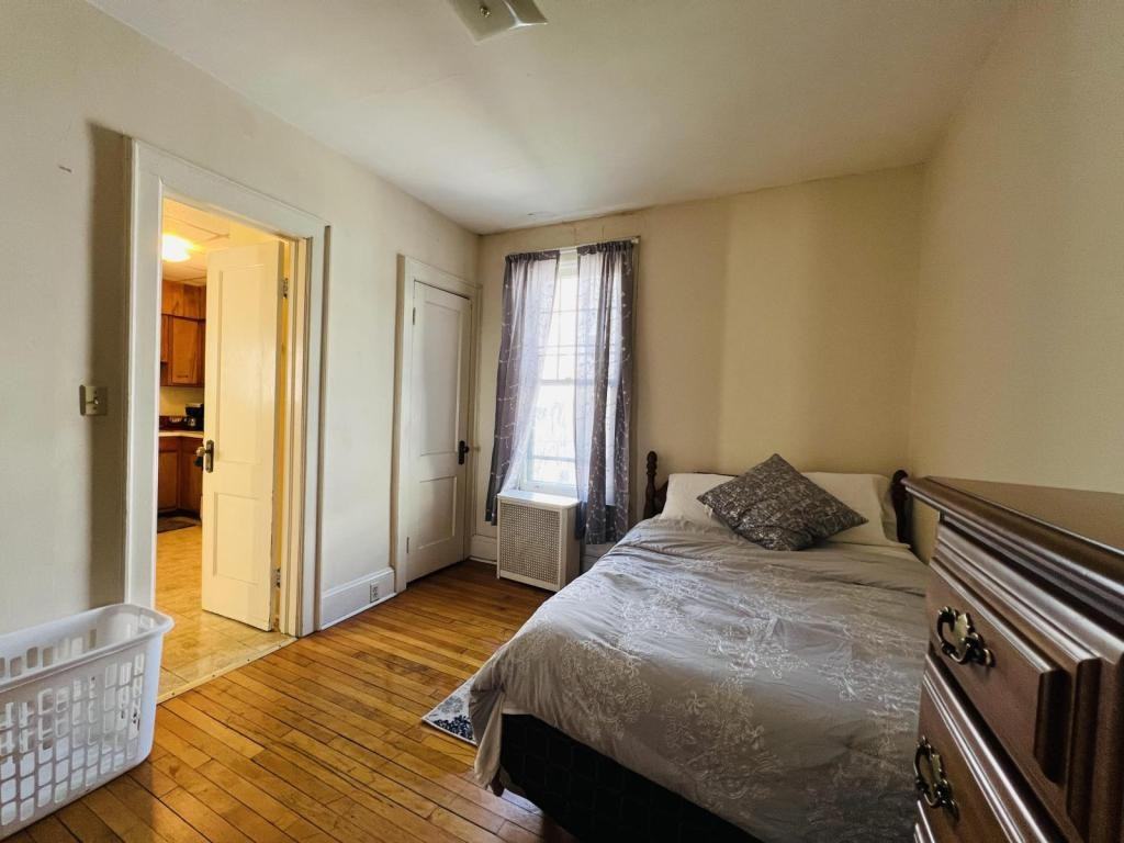 31 Pleasant St - Photo 6 of 11