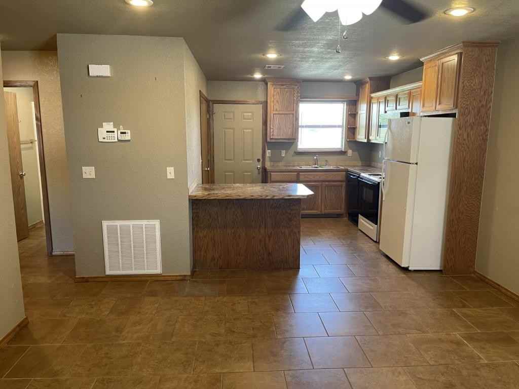 1512 N Kennedy Ln - Photo 2 of 10