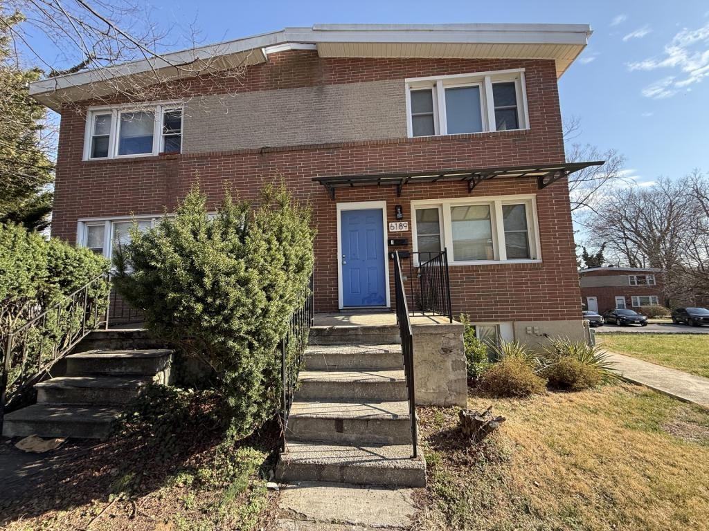 6189 Northwood Dr ##2 - Photo 3 of 22