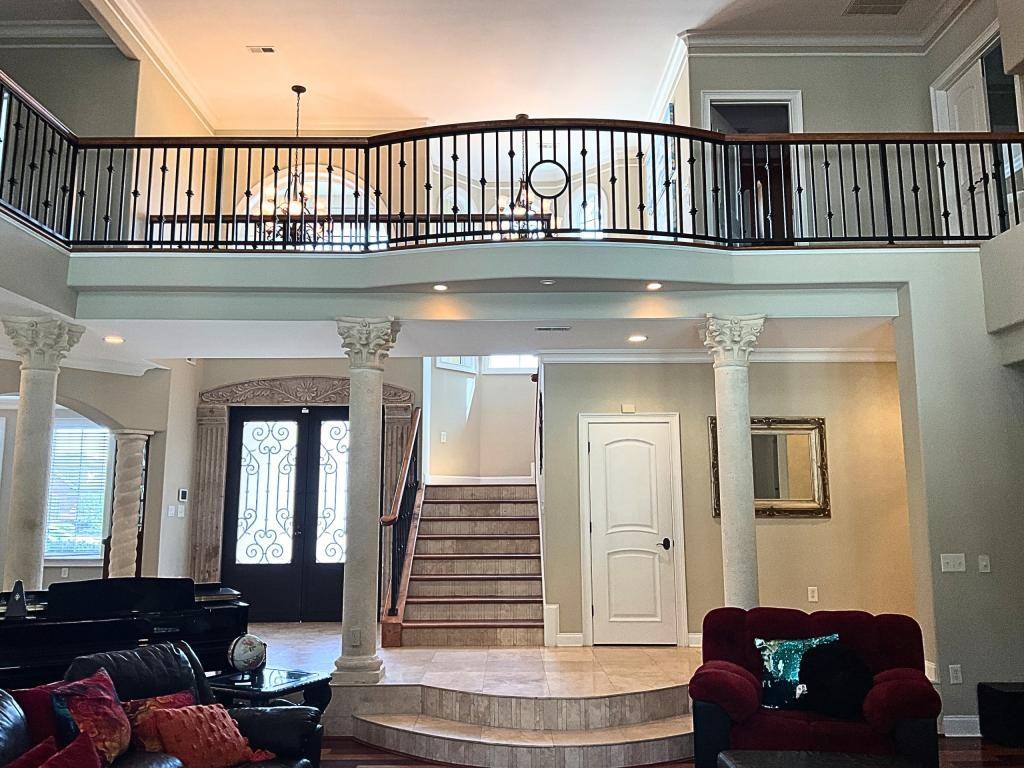664 Oxbow Dr - Photo 7 of 50
