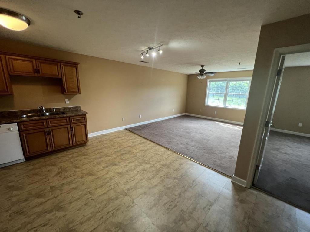 1035 Mercantile St - Photo 4 of 8