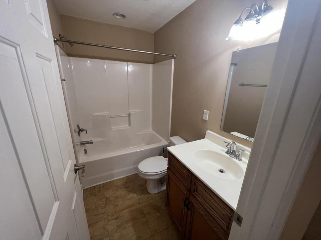 1035 Mercantile St - Photo 7 of 8