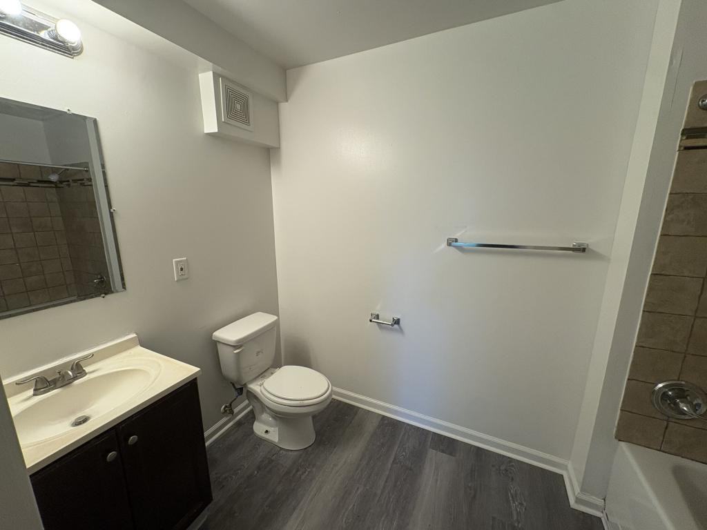 2501 24th St #102 - Photo 6 of 9