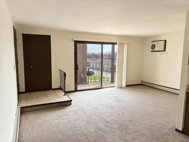 15737 Thomas Ln - Photo 2 of 8