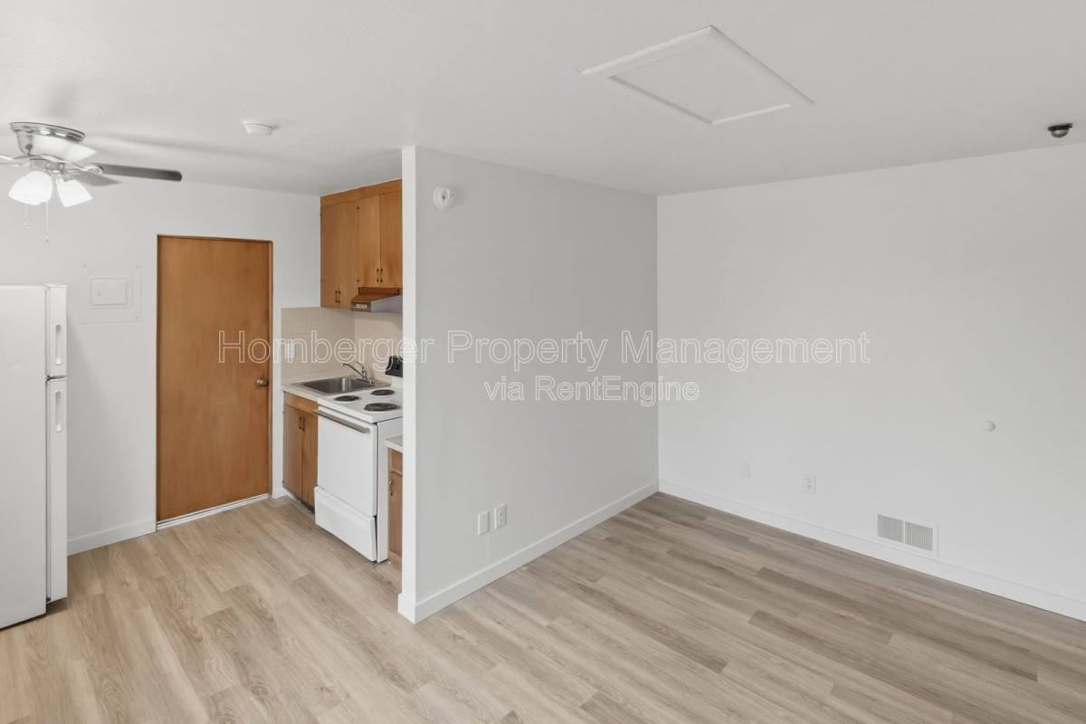 904 W 9th Ave #6 - Photo 3 of 10