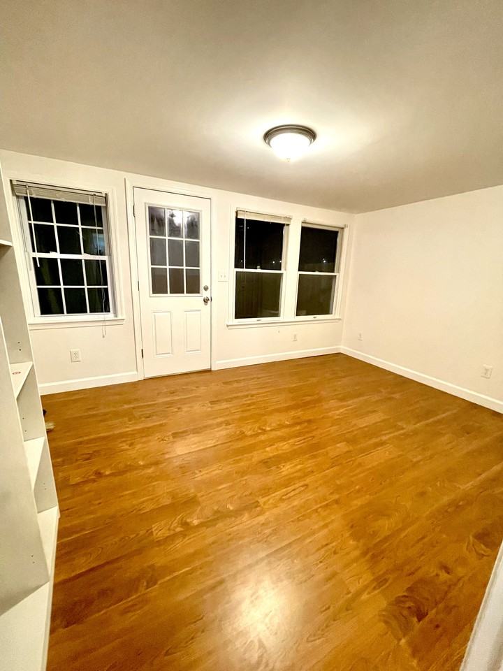 6541 Saint Helena Ave - Photo 6 of 11