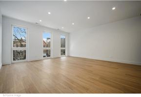 featured image of 1124 W Addison St #2