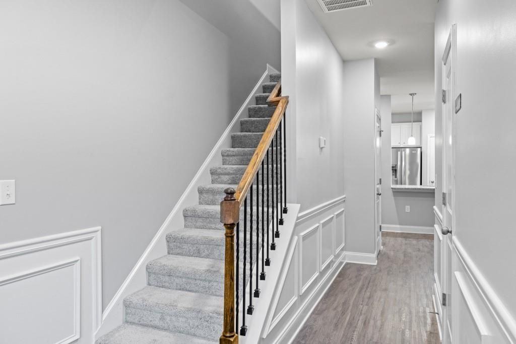 2570 Castellan Dr - Photo 2 of 14