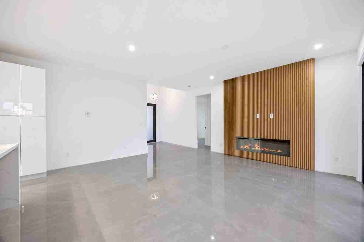 2619 23rd St W - Photo 5 of 24