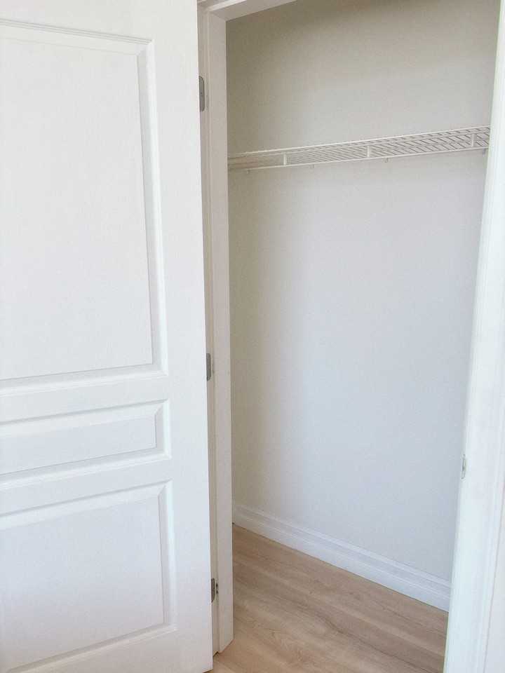 729 Delestre Avenue - Photo 7 of 7