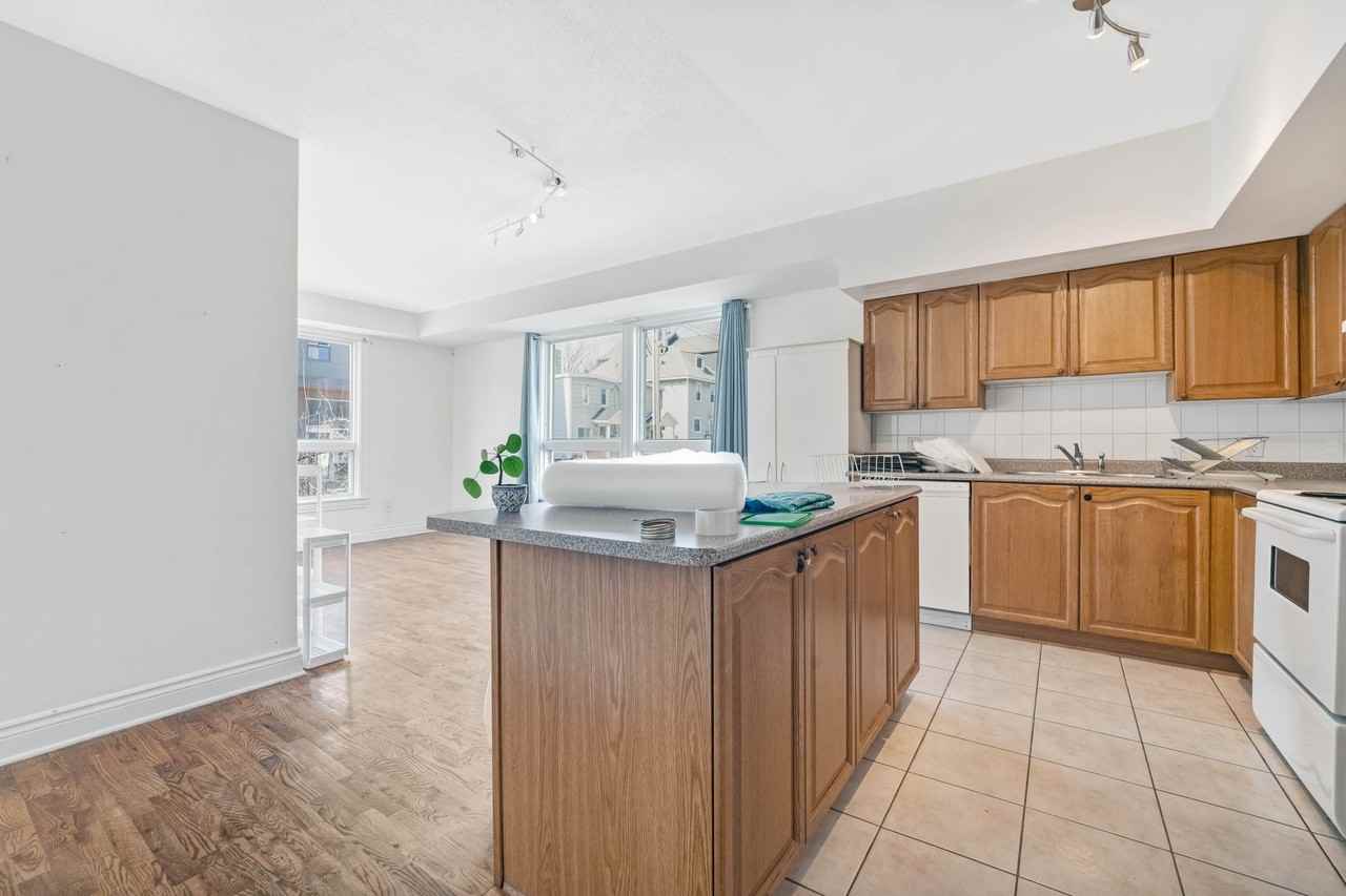 265 Carruthers Avenue - Photo 2 of 23