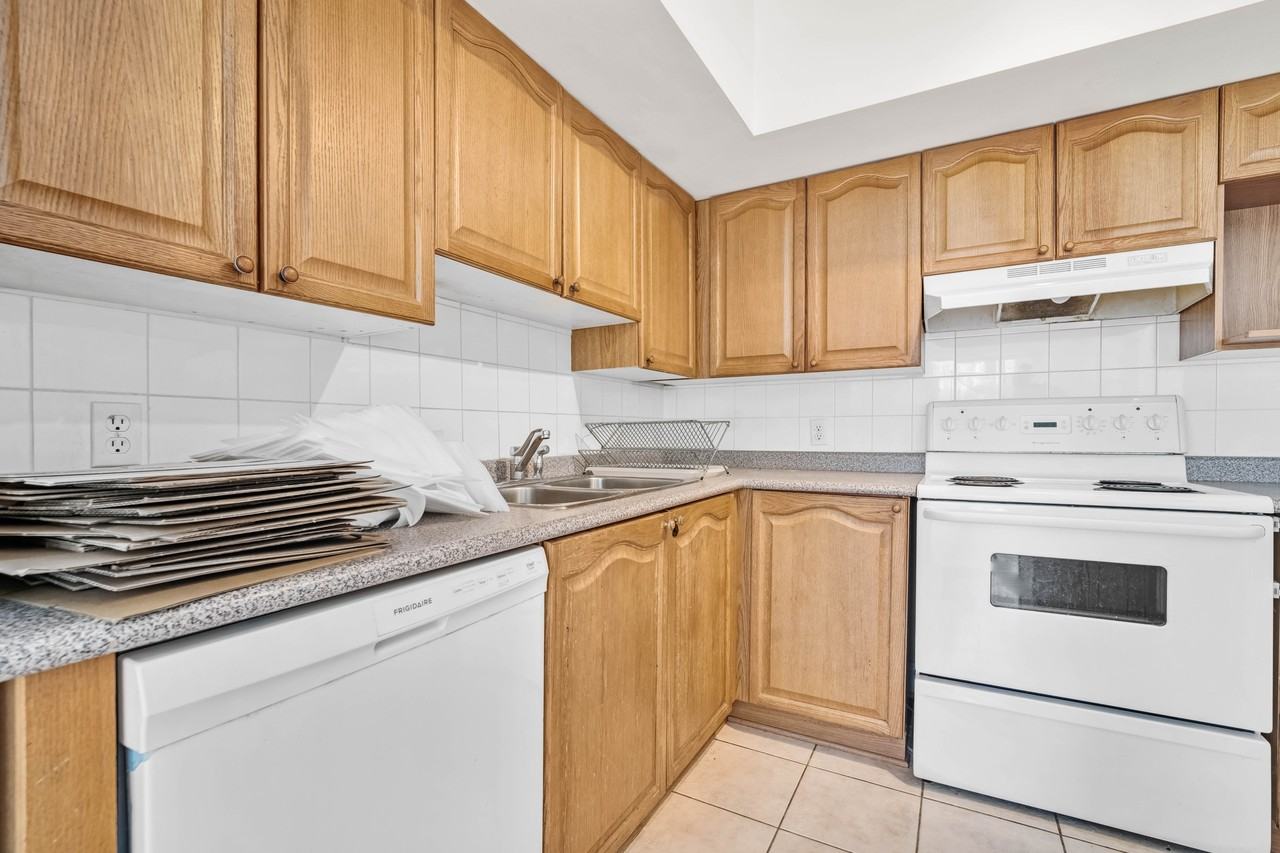 265 Carruthers Avenue - Photo 7 of 23