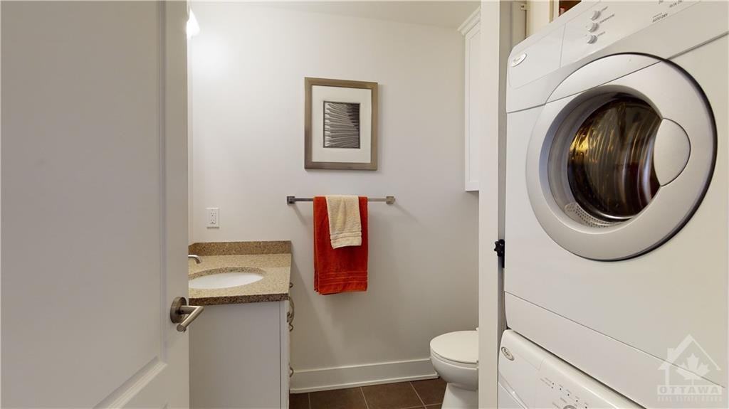 1035 Bank Street - Photo 5 of 25