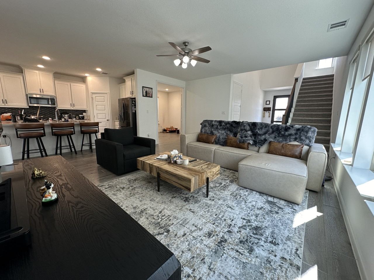 505 Calmo Ct - Photo 3 of 13