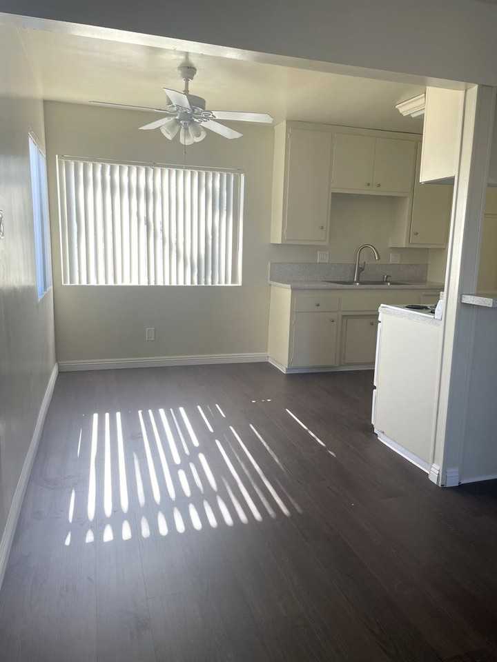 2630 Linden Ave - Photo 3 of 9