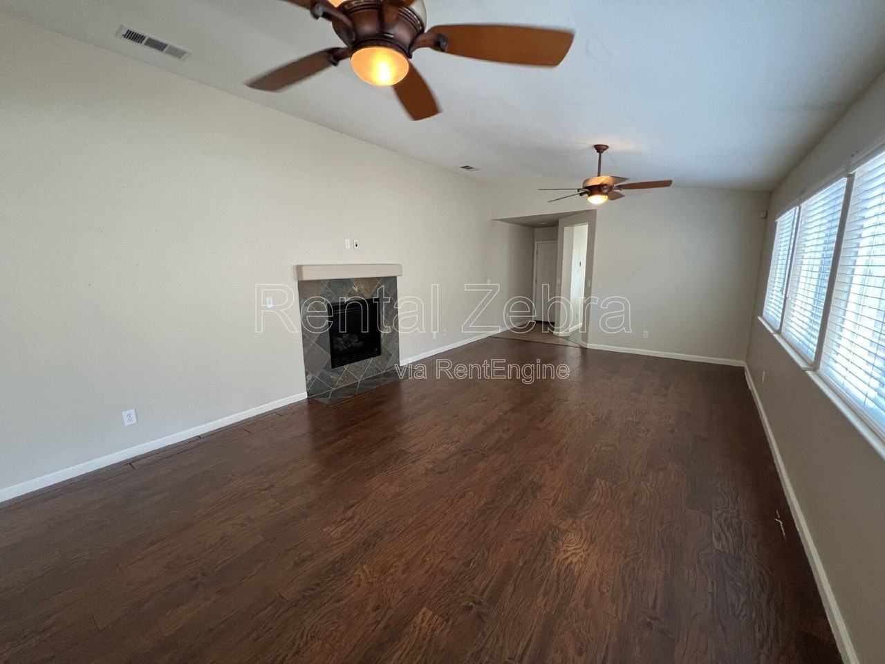1453 Antioch Ct - Photo 2 of 19
