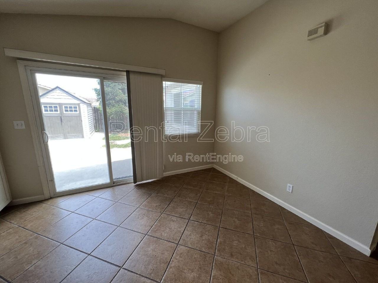 1453 Antioch Ct - Photo 4 of 19