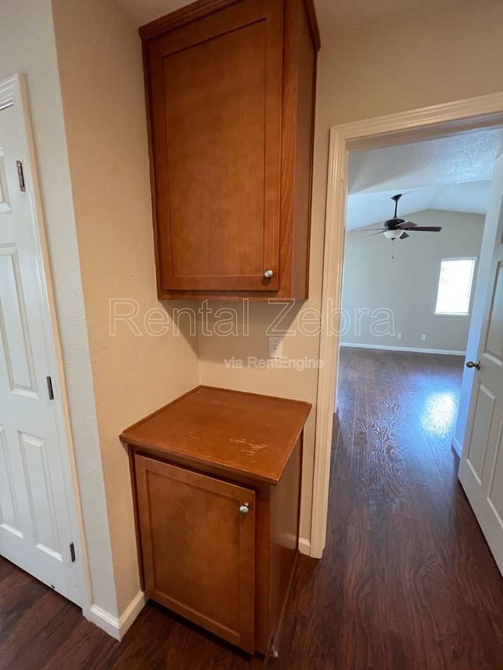 1453 Antioch Ct - Photo 5 of 19