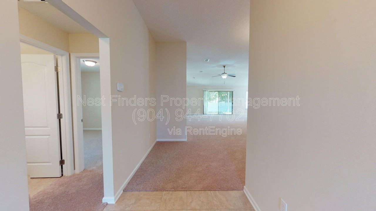 11561 Sycamore Cove Ln - Photo 7 of 28