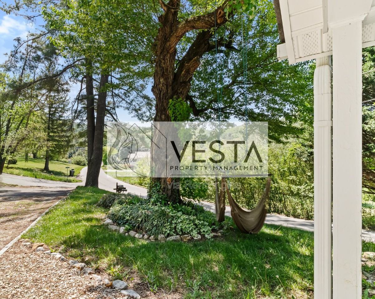 817 Oakdale Rd - Photo 5 of 20