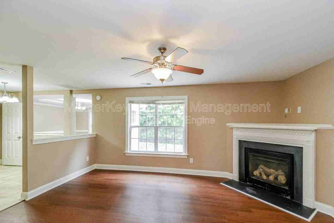 225 Braxman Ln - Photo 2 of 29