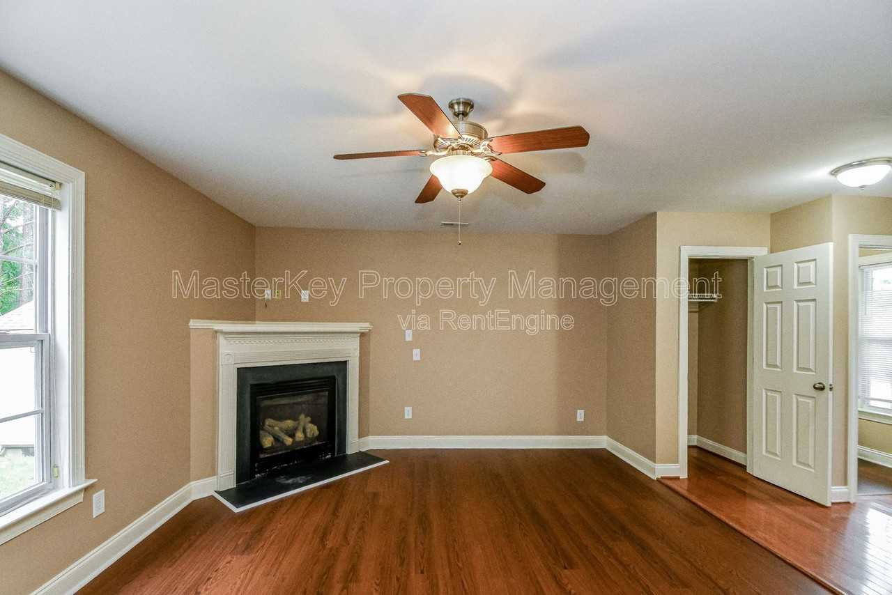 225 Braxman Ln - Photo 3 of 29