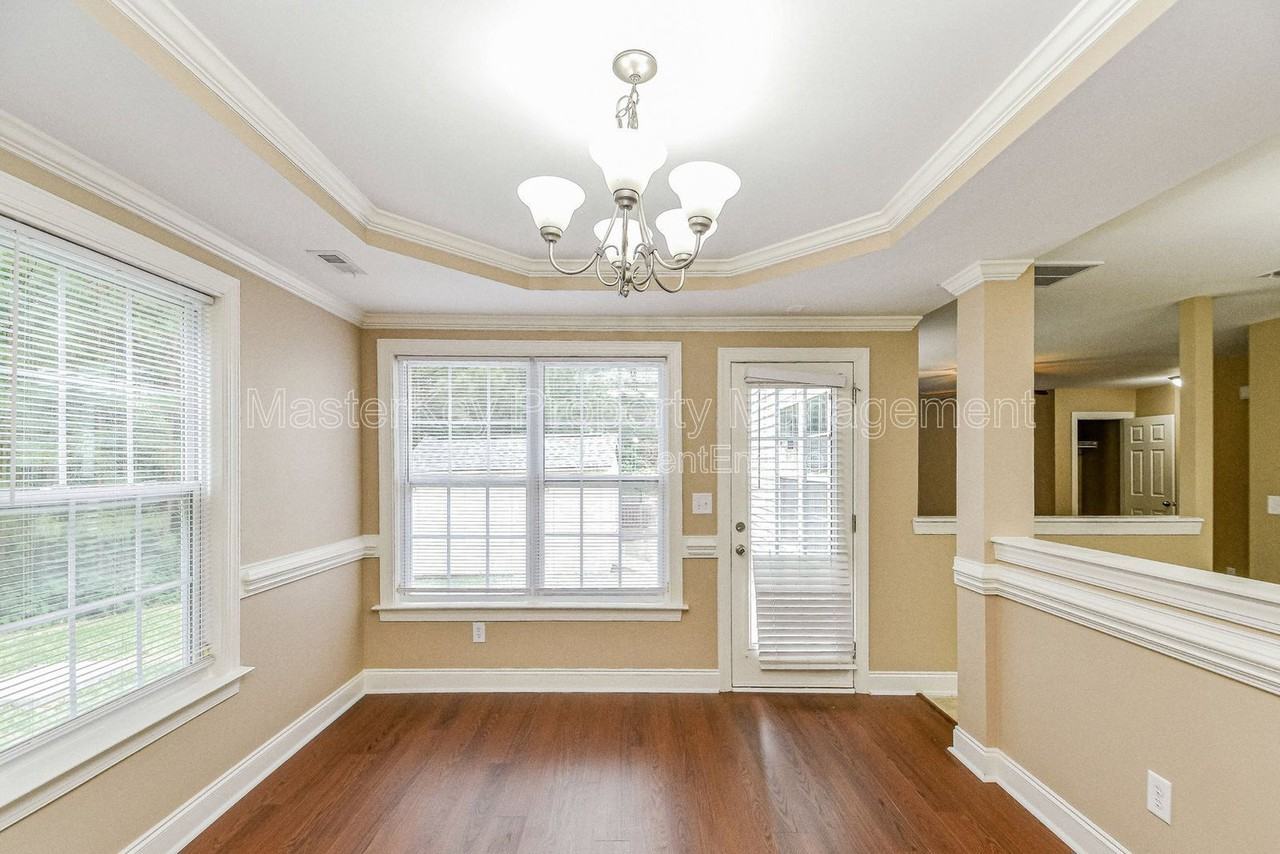 225 Braxman Ln - Photo 4 of 29