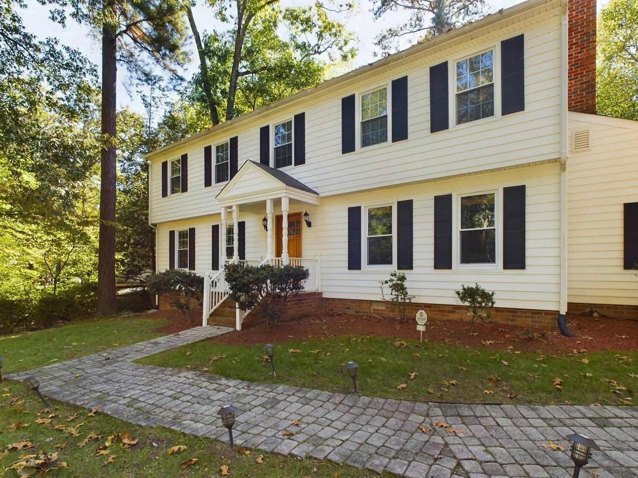 10211 Windbluff Dr - Photo 3 of 50