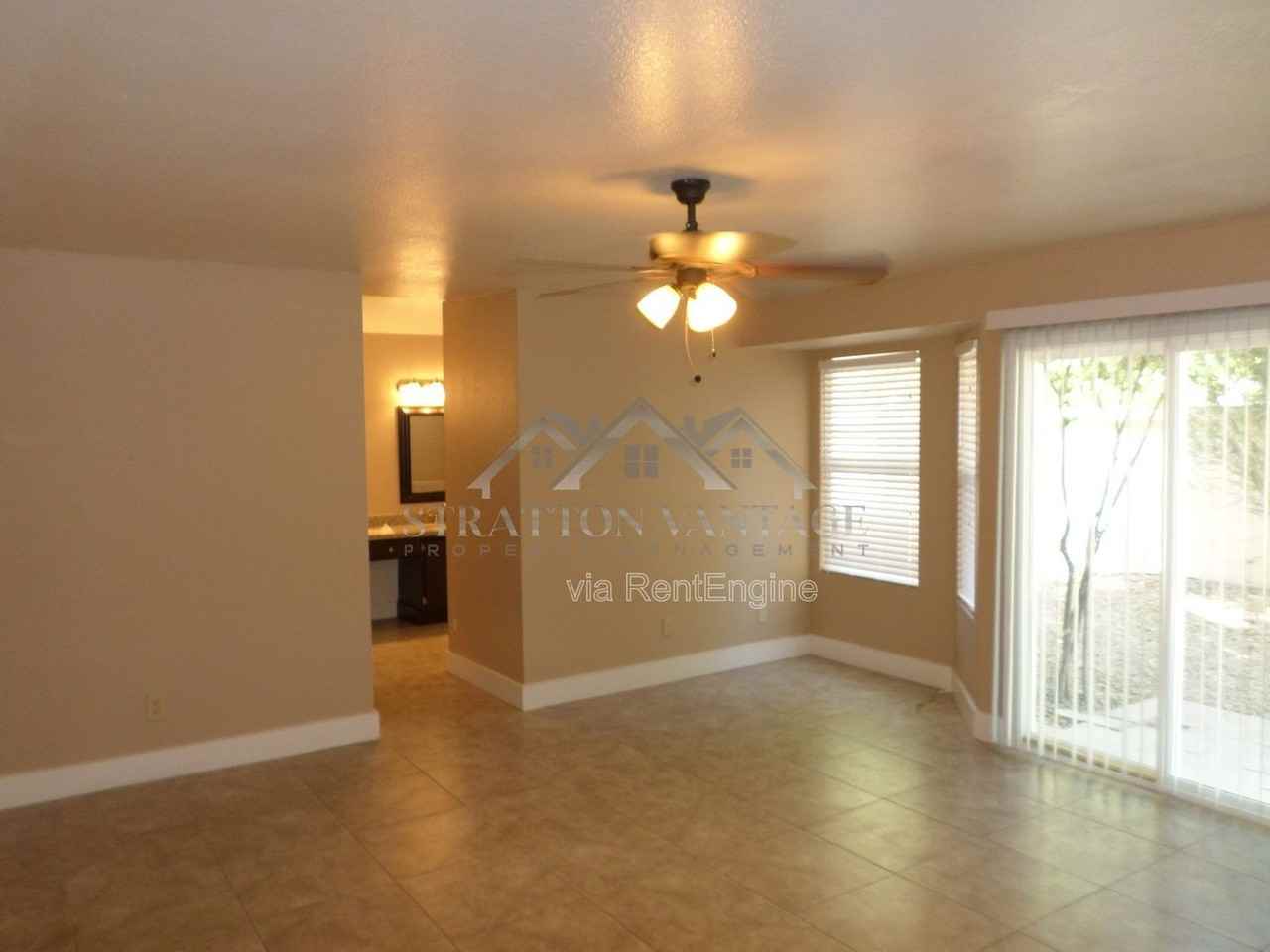 1814 E Oak Harbor Dr - Photo 3 of 11