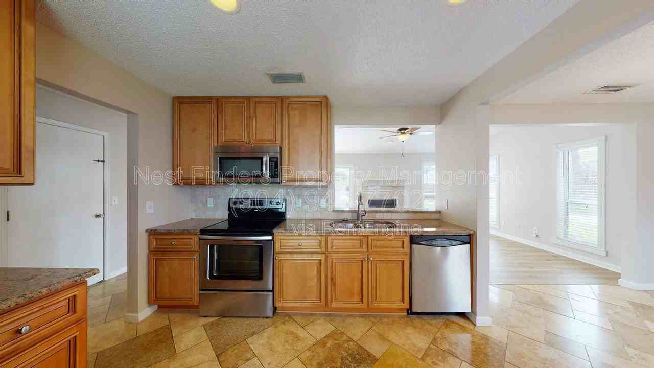 14089 Lumberton Falls Dr - Photo 4 of 29