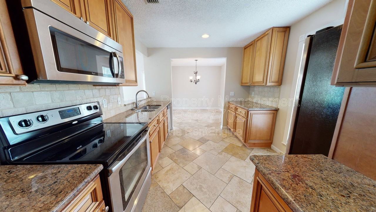 14089 Lumberton Falls Dr - Photo 5 of 29