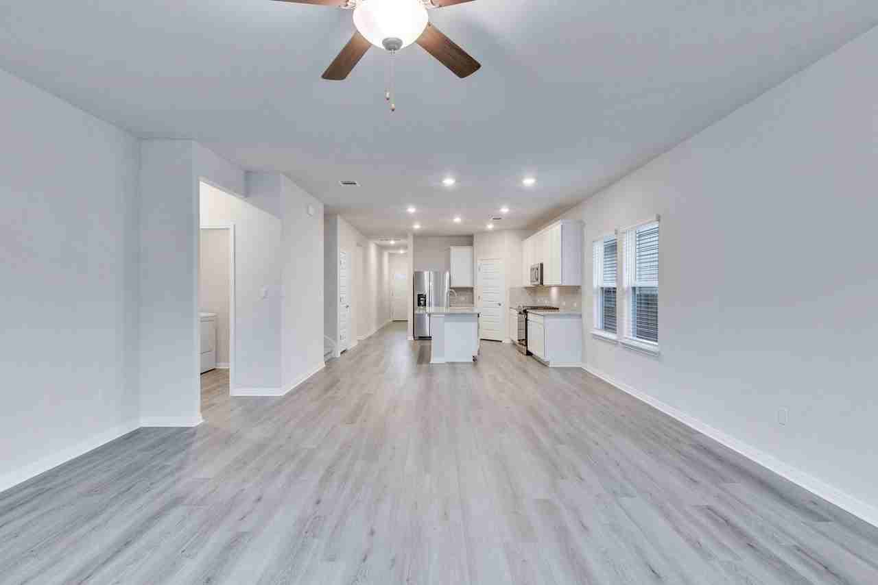 6501 Dragride Rd - Photo 3 of 50