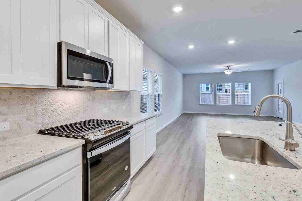6501 Dragride Rd - Photo 5 of 50