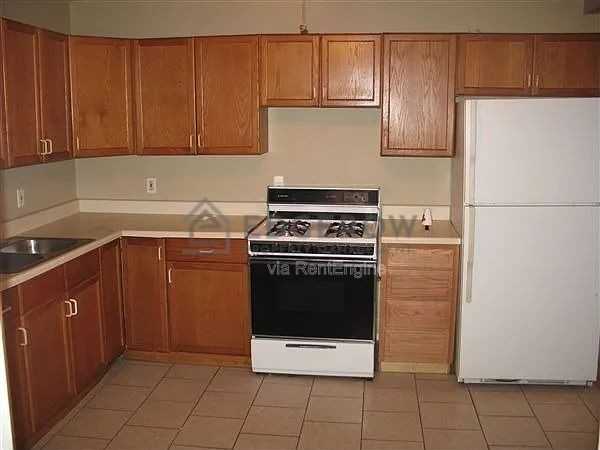 1323 Broadway Ave Nw #1 - Photo 4 of 7
