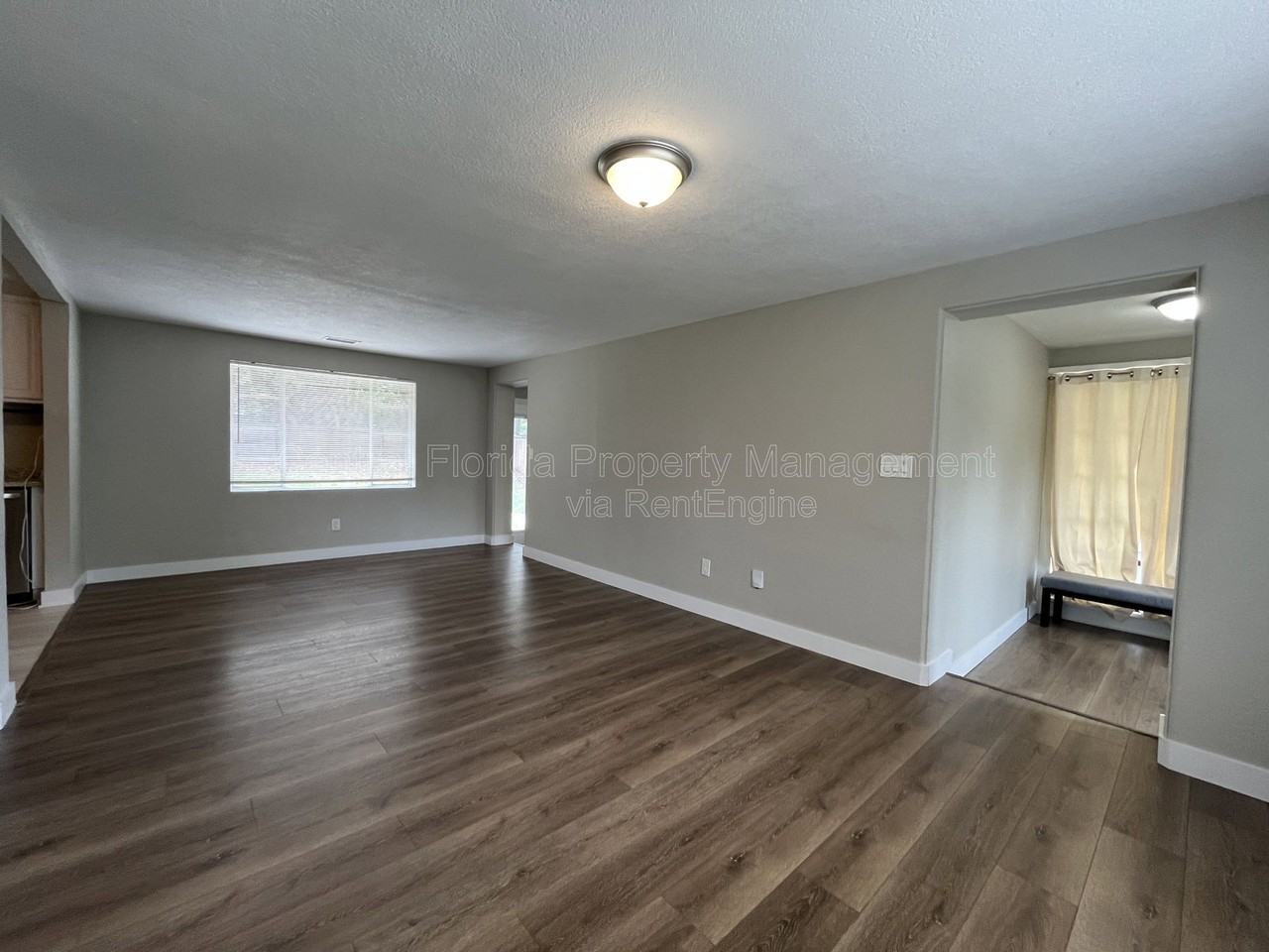 224 Lakewood Dr - Photo 4 of 17