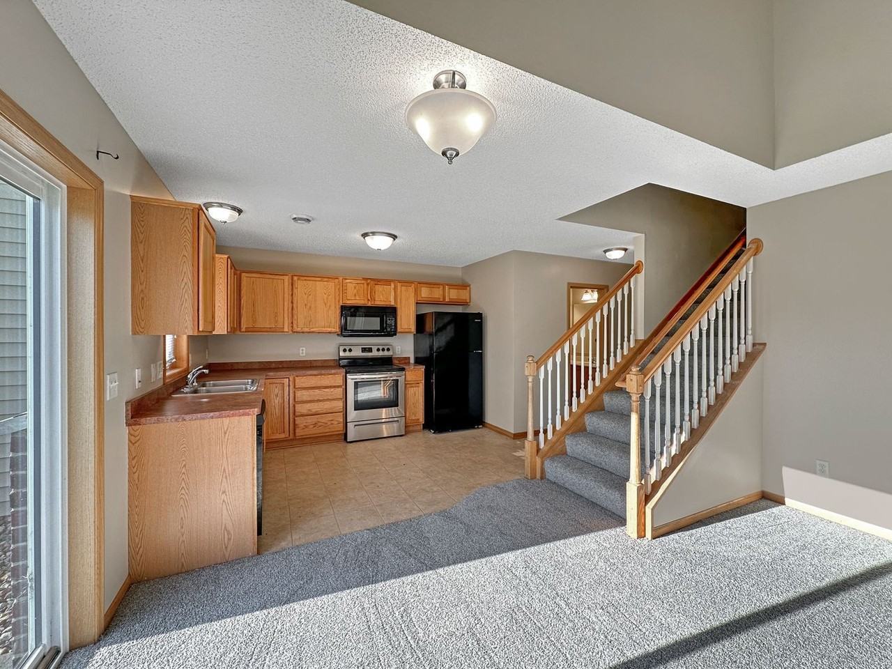16421 Elm Creek Ln - Photo 4 of 15