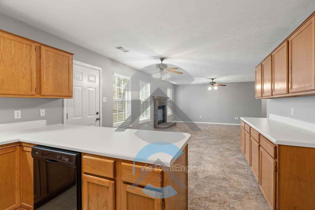 1412 Ivy Dr - Photo 6 of 15