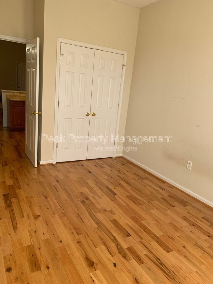 1110 W Main St #4 - Photo 2 of 8
