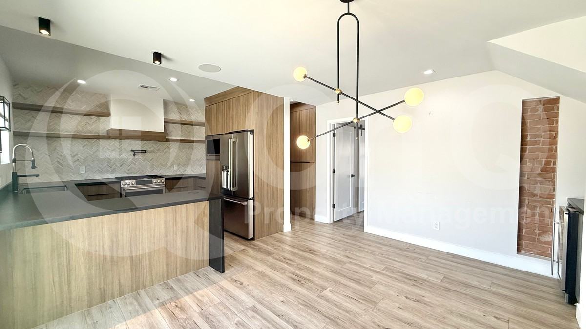 1029 E Garfield St #A - Photo 6 of 24