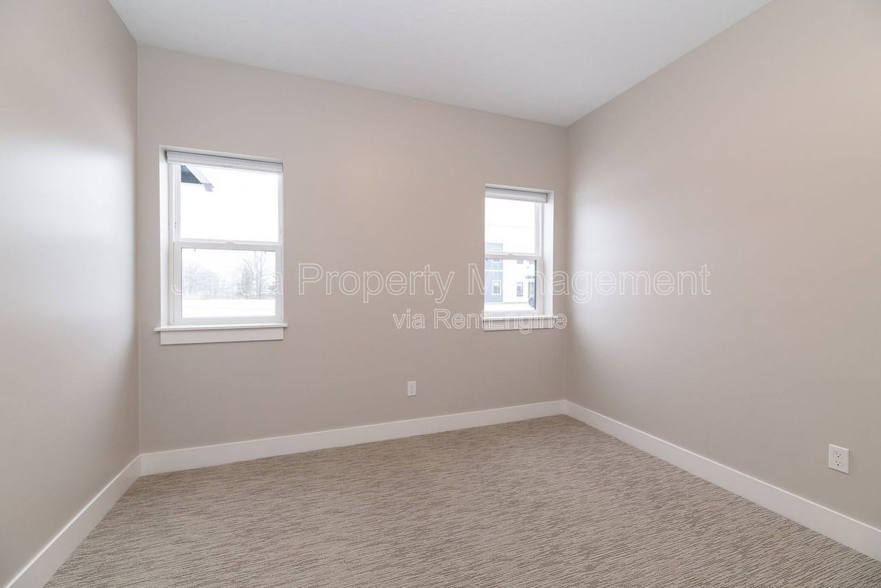 24279 W Mcgillen Ave #A14 - Photo 5 of 14