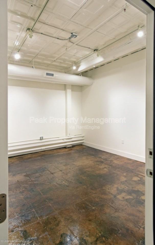 132 N Sycamore St - Photo 3 of 5