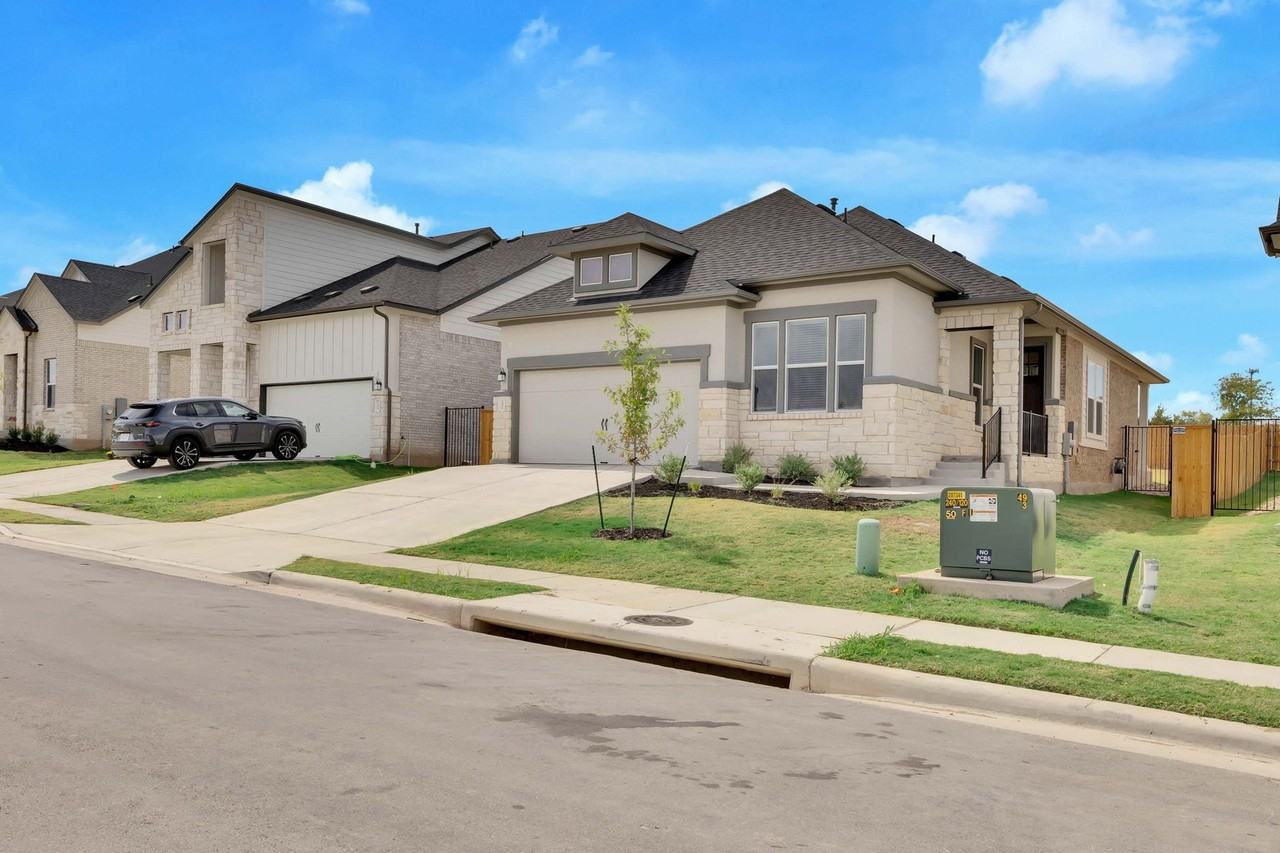 11906 Aqua Reef Dr - Photo 3 of 44