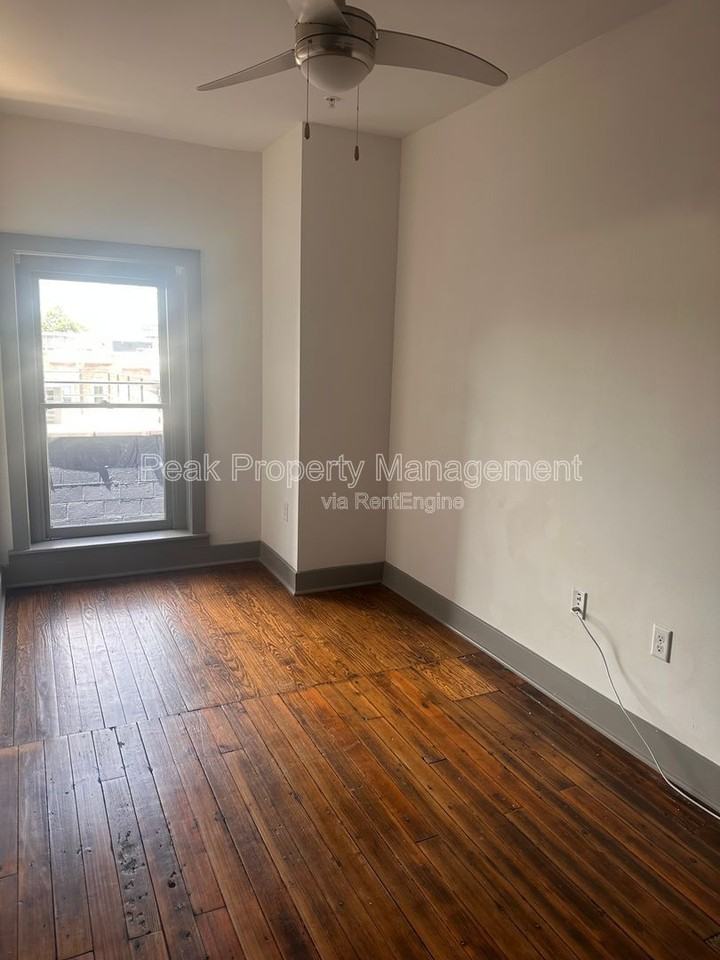 1209 Hull St #304 - Photo 3 of 7