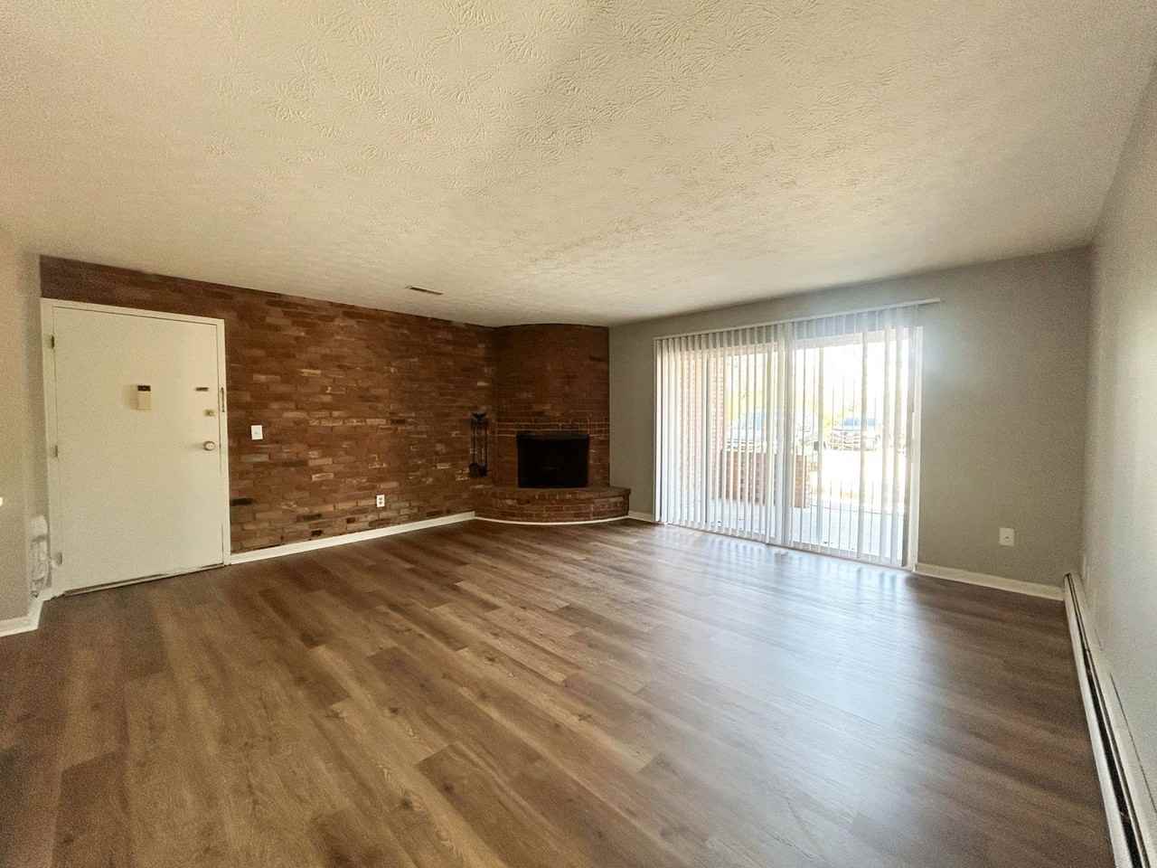 5910 Belmont Ave #3 - Photo 4 of 17