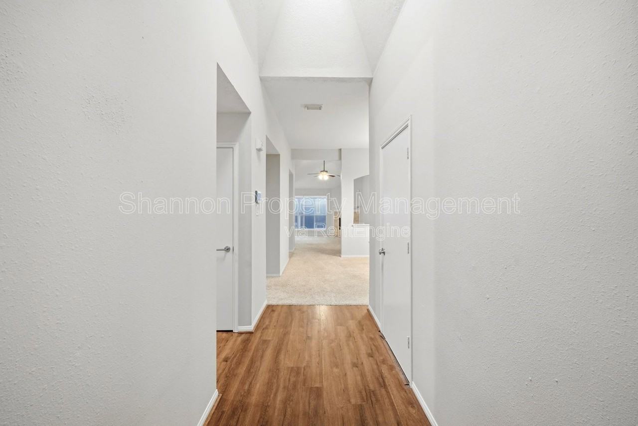 3814 Apple Hollow Ln - Photo 5 of 27