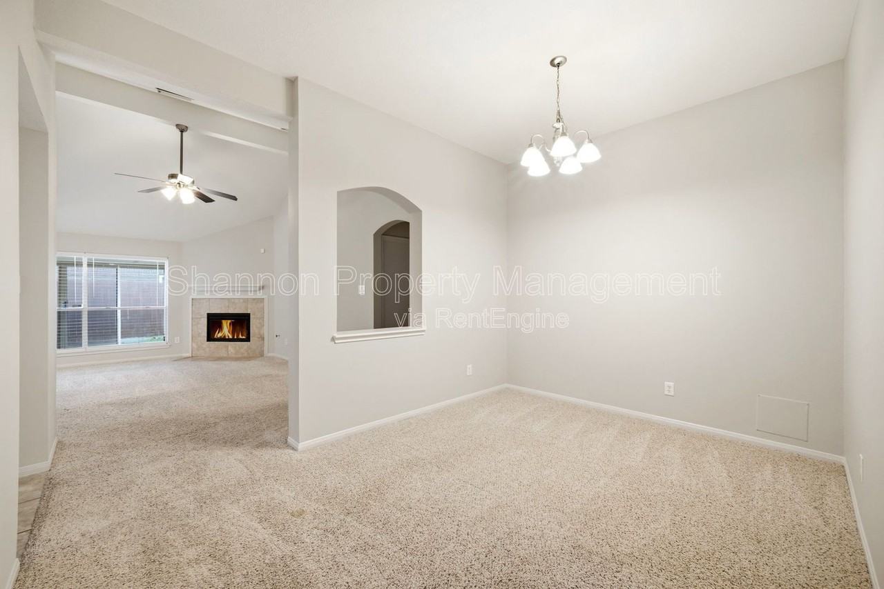 3814 Apple Hollow Ln - Photo 7 of 27