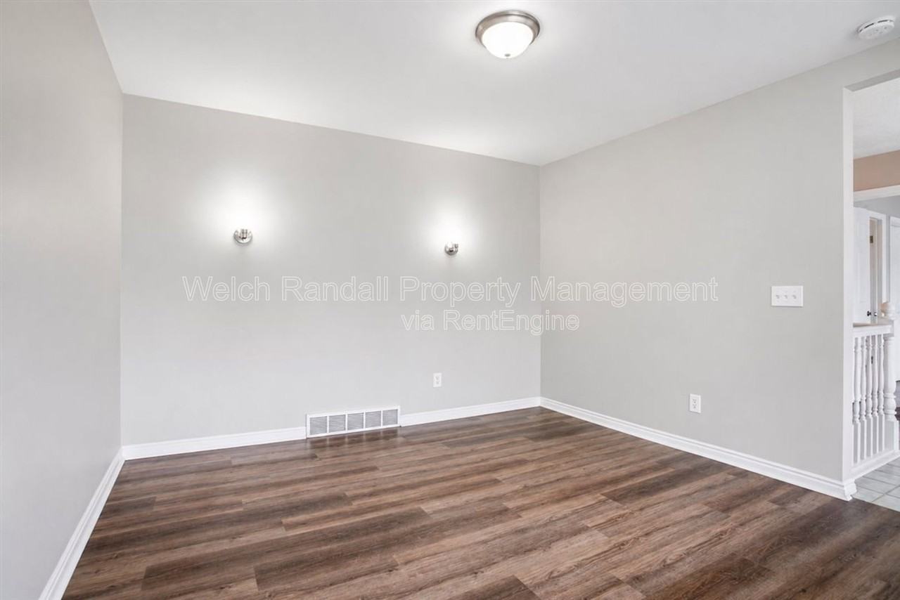 9527 S Newkirk St - Photo 5 of 36