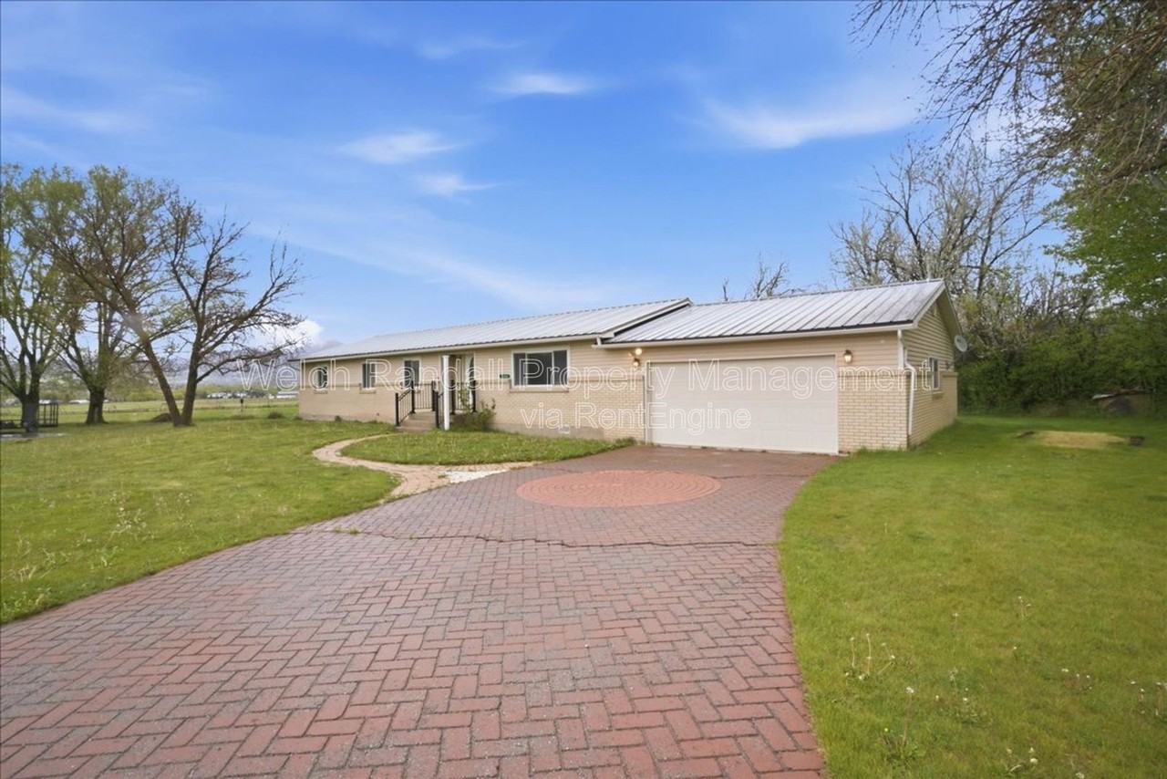 1448 W 1200 S - Photo 2 of 32